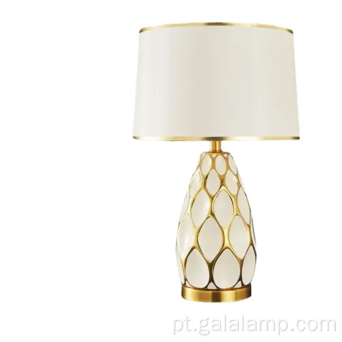 Luminária de mesa de cerâmica elegante para iluminação aconchegante de quarto